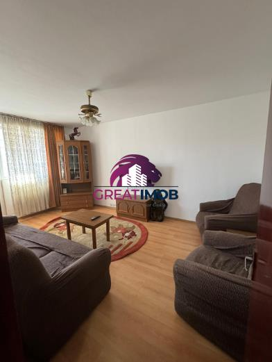 Piata Delfinului, apartament 3 camere de inchiriat.